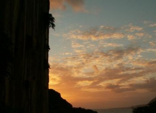 Silueta del monte al atardecer